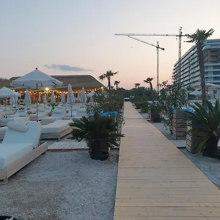 Teona 109 In Axxis Nova Apartament